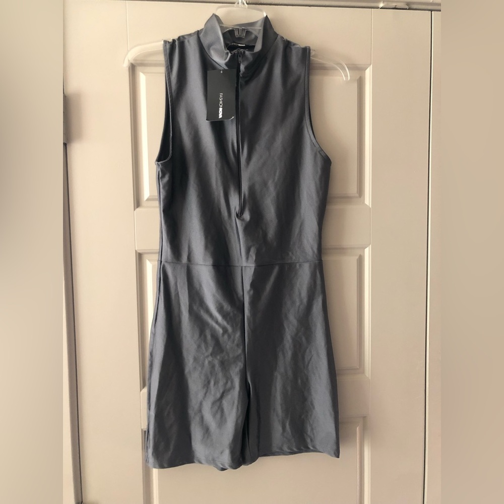NWT SLEEVELESS BIKER SHORT ZIP ROMPER